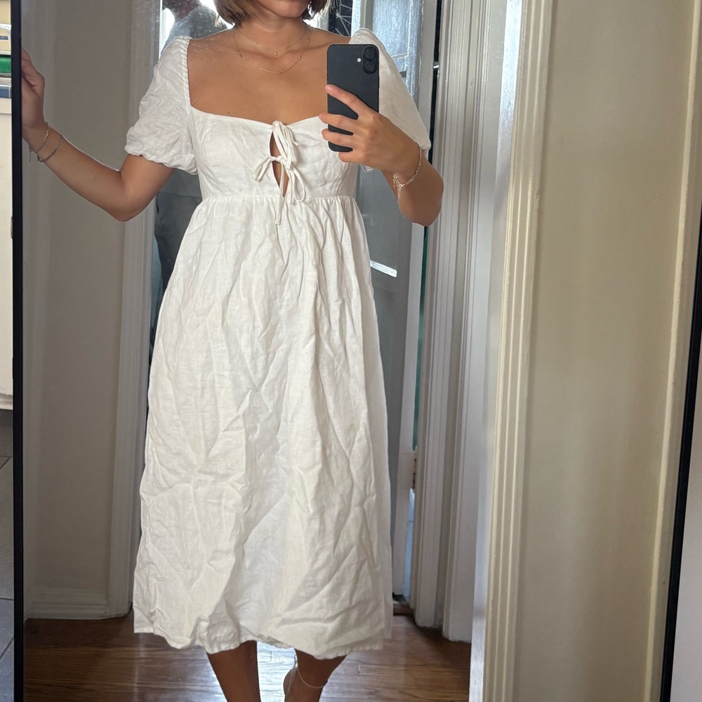 Aritzia white linen size 2 women’s Midi Dress